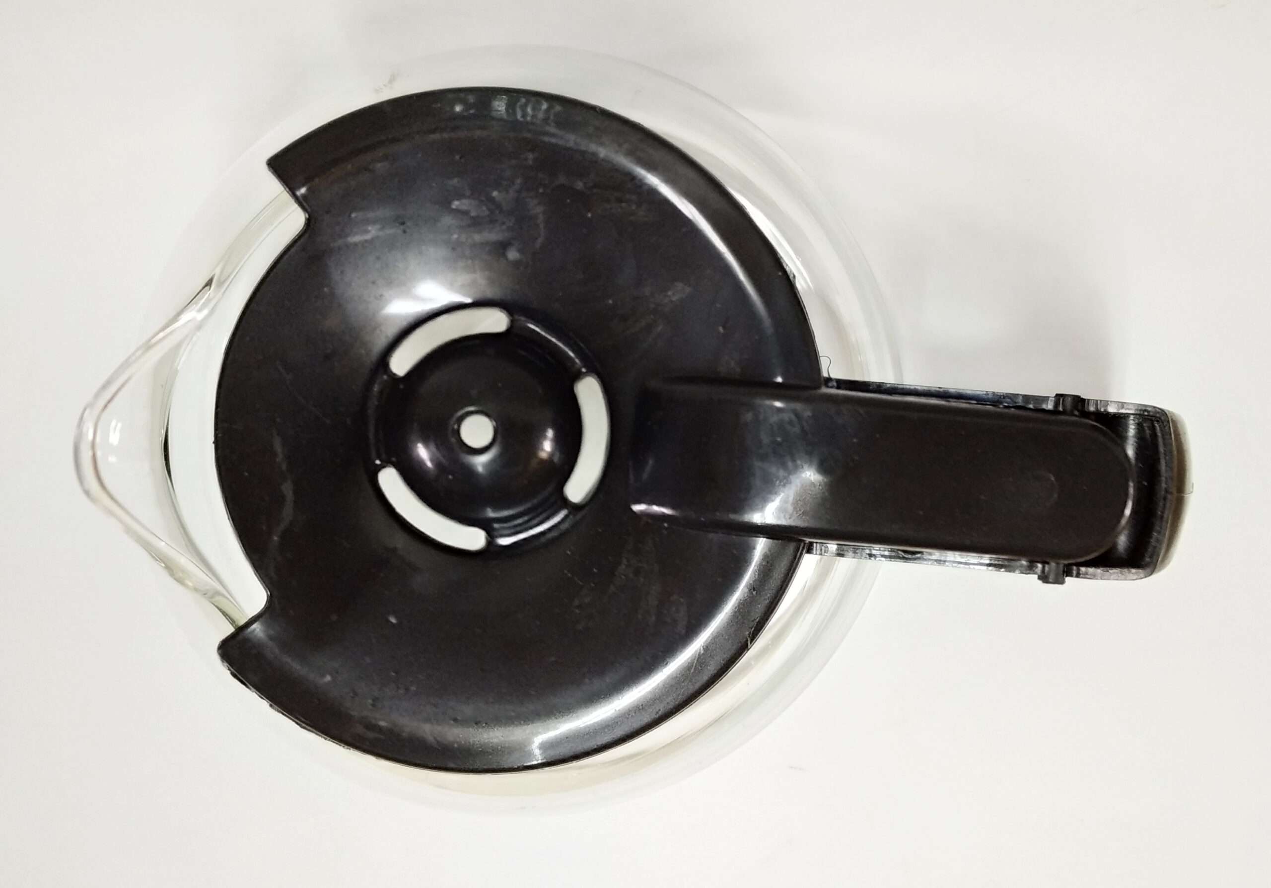 Jarra para Cafeteira Oster Compatível - Serve nos Modelos 3302 3303 4401 4401RD BVSTDCDW12R Preta 2 Jarra para Cafeteira Oster Compatível - Serve nos Modelos 3302 3303 4401 4401RD BVSTDCDW12R Preta - Imagem 2